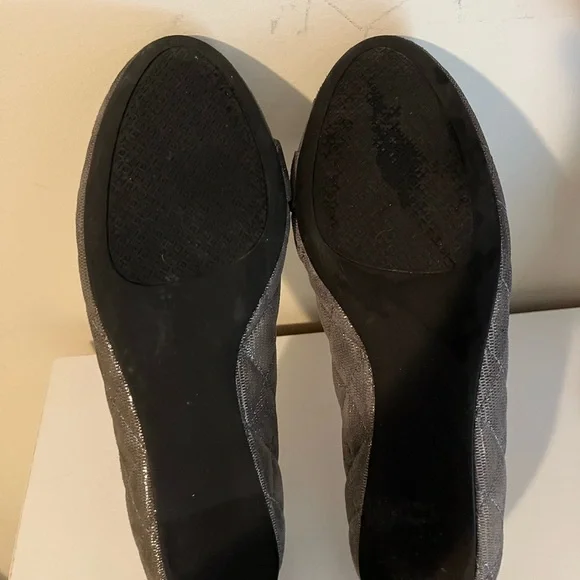 TORY BURCH Leila Quilted Metallic Flat, Size 8.5, Like New - Picture 7 of 9